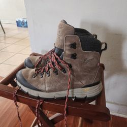 Danner Vibram Hiking Boots Size 10 M