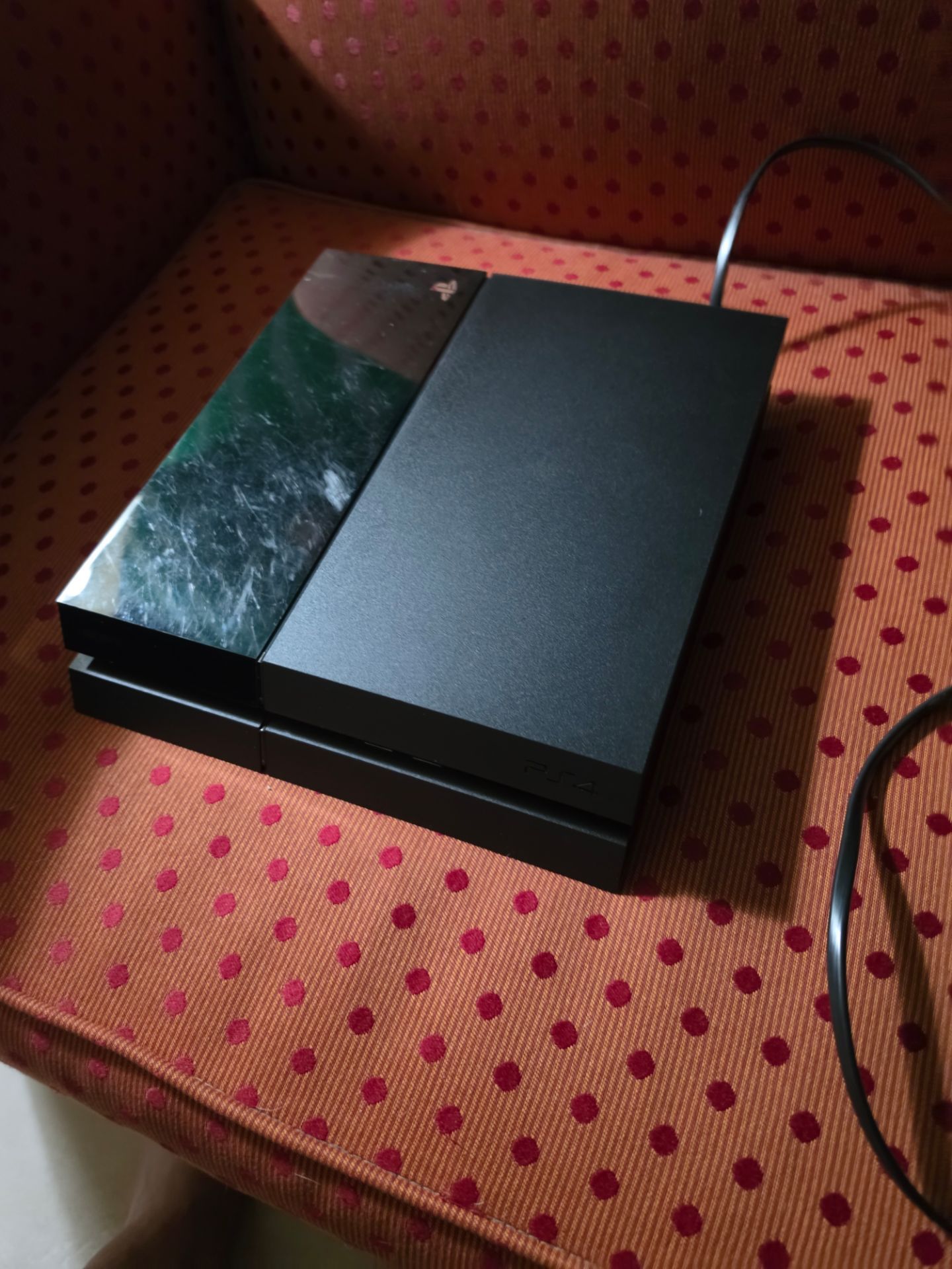PS4 Playstation ( no controller )