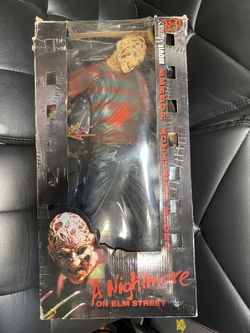 Movie Maniacs 18" A Nightmare on Elm Street Freddy Horror Figure McFarlane Toys Figure is in great shape and has hat. Box & window show some wear