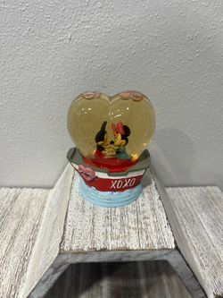 Disney Mickey Minnie Mouse Valentine XOXO Heart Mini Snow Globe Glitter Boat