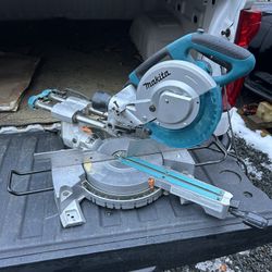 Makita 8.5” Sliding Miter Saw 