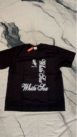 SUPREME TEE SIZE MEDIUM AVAILABLE