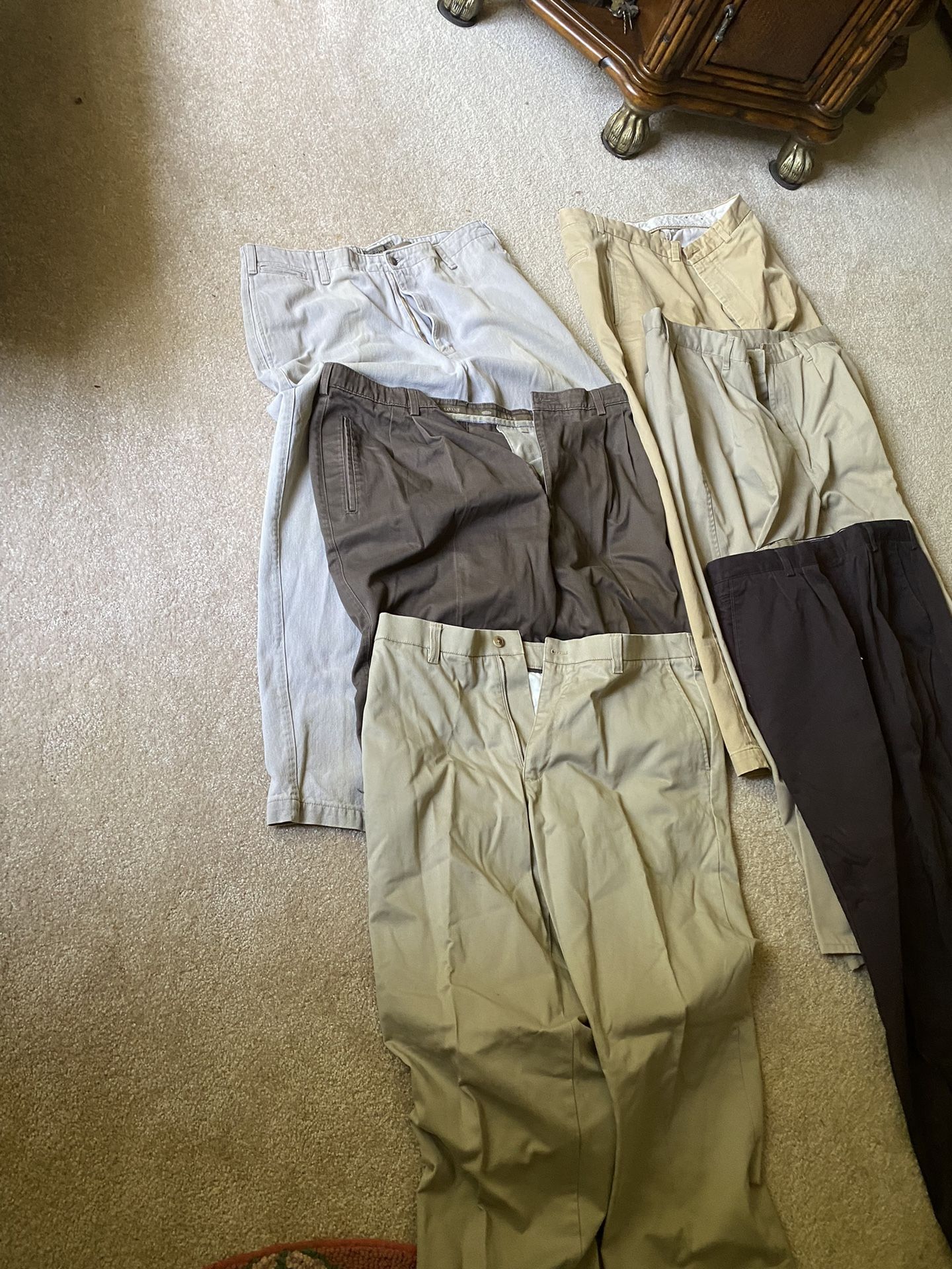 10. Pr Brand Name 40//32 Pants. 40/30. Many To Choose From. Also Get. 10 Pr Of Socks.