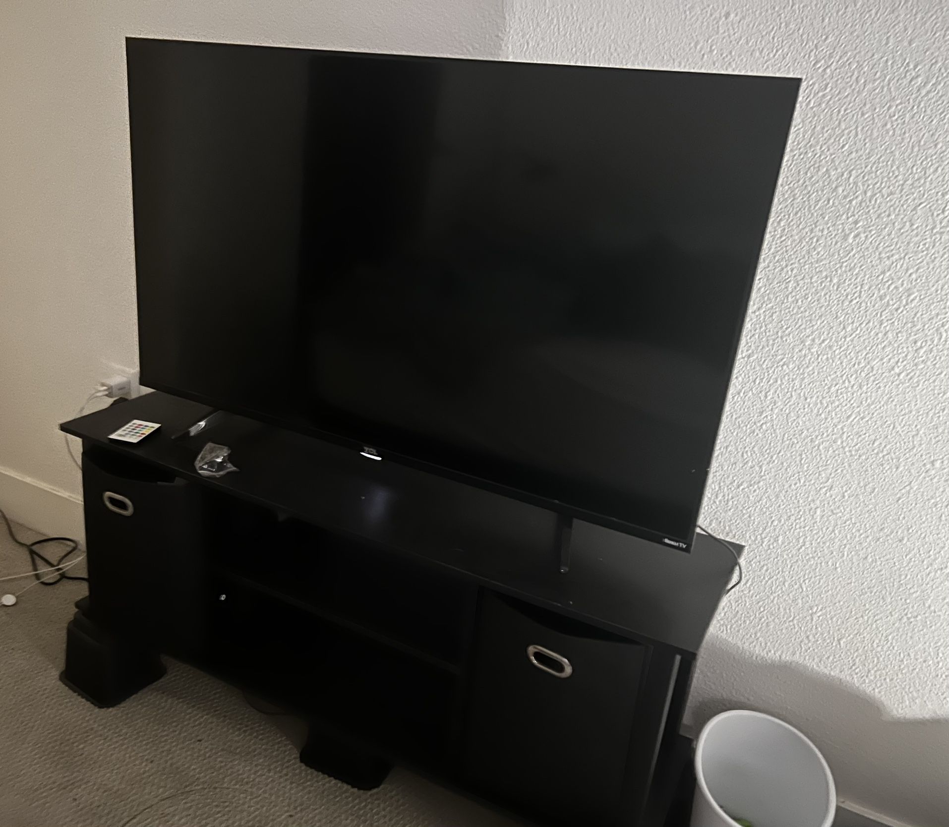 43" TCL Roku tv + TV Table For Sale 