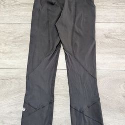 Lululemon leggings size 2. Excellent condition. 