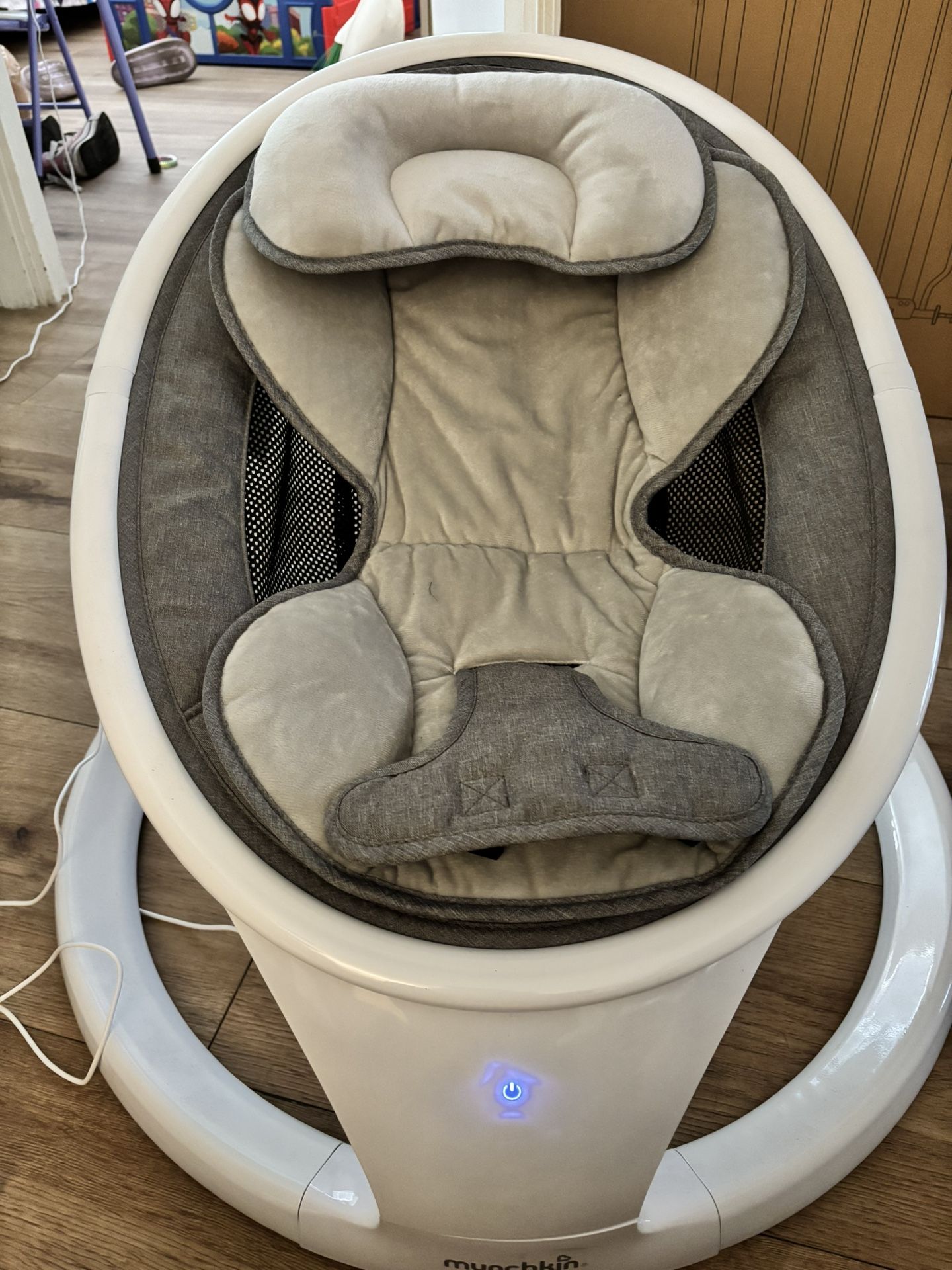 Munchkin Electric Baby Swing with Vibration & Bluetooth