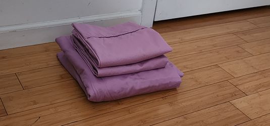 Lane Linen King size Sheet
 and 2 Long size pillow Covers -Suitable for use with standard-sized or long pillow (38" x 19.5")
New
