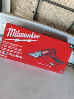Milwaukee
M18 18-Volt Lithium-Ion Cordless 18-Gauge Double Cut Metal Shear (Tool-Only)
