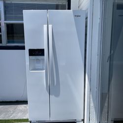 Refrigeradora Whirlpool, Blanca Y Grande 