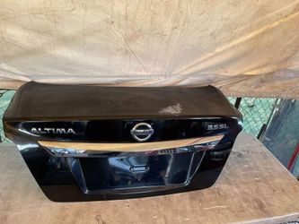 Nissan Altima 2013-2015 Trunk Lid Decklid with Camera / Cajuela Puerta Trasera OEM