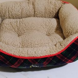 Small Dog/Cat Bed