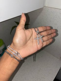 Vvs 1 d color Cross pendant + chain