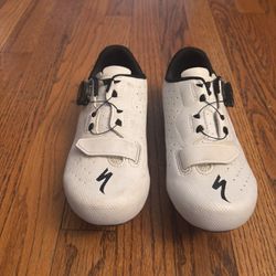 Specialized cycling shoes