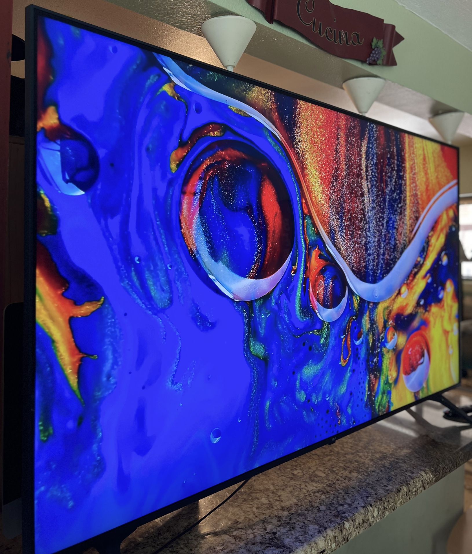 TCL 65 PULGADAS CLASS 6-SERIES 4K UHD DOLBY VISION HDR ROKU SMART TV - 65R615