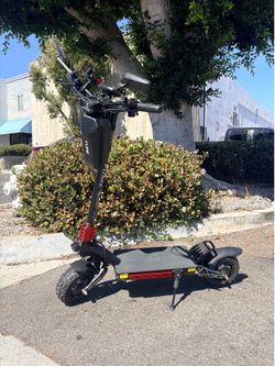 🔥 Yume Raptor Electric Scooter | 185 Miles | Like New | Extras Included  o en español:  🔥 Yume Raptor - Como Nuevo - Solo 185 Millas - Accesorios In
