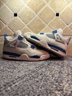 -Jordan 4 “Military blue” -Size 10.5M -Barely used -All stars ✨  -Rep box -Shipping available  -Dm for more info