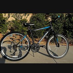 Like New - RoadMaster Granite Peak 26” 18-Speed Mountain Bike with Front Suspension