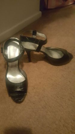 Guess heels size 8
