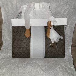 Brand New MICHEAL KORS Purse