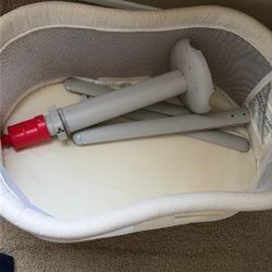 Halo Swivel Bassinet 