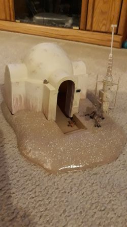 Star Wars Lars Homestead with 6 figures & Landspeeder
