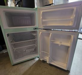Mini Retro Refrigerator