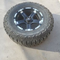 Jeep Wheel & Tire LT285/70R17