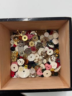Vintage Mixed Button Lot Shank Buttons Sewing Craft Metal Plastic Assorted