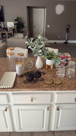 Variety of Home Decor Bundle