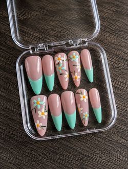 Press on Nails - size L - CASH ONLY - 75th ave and Peoria