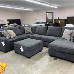 Tracling Slate Sectional Sofa Couch Finance and Delivery Available 