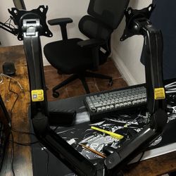Dual Monitor Mount