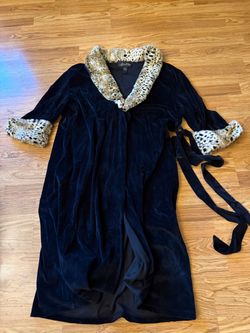 Robe Black with Fake Fur Trim