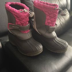 snow boots Size 13