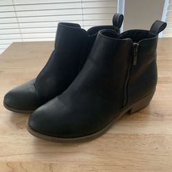 Boots Women’s Size 7.5