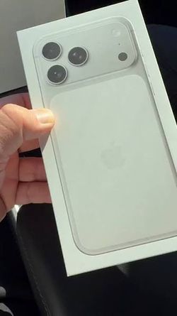 iPhone 17 pro max AT@T