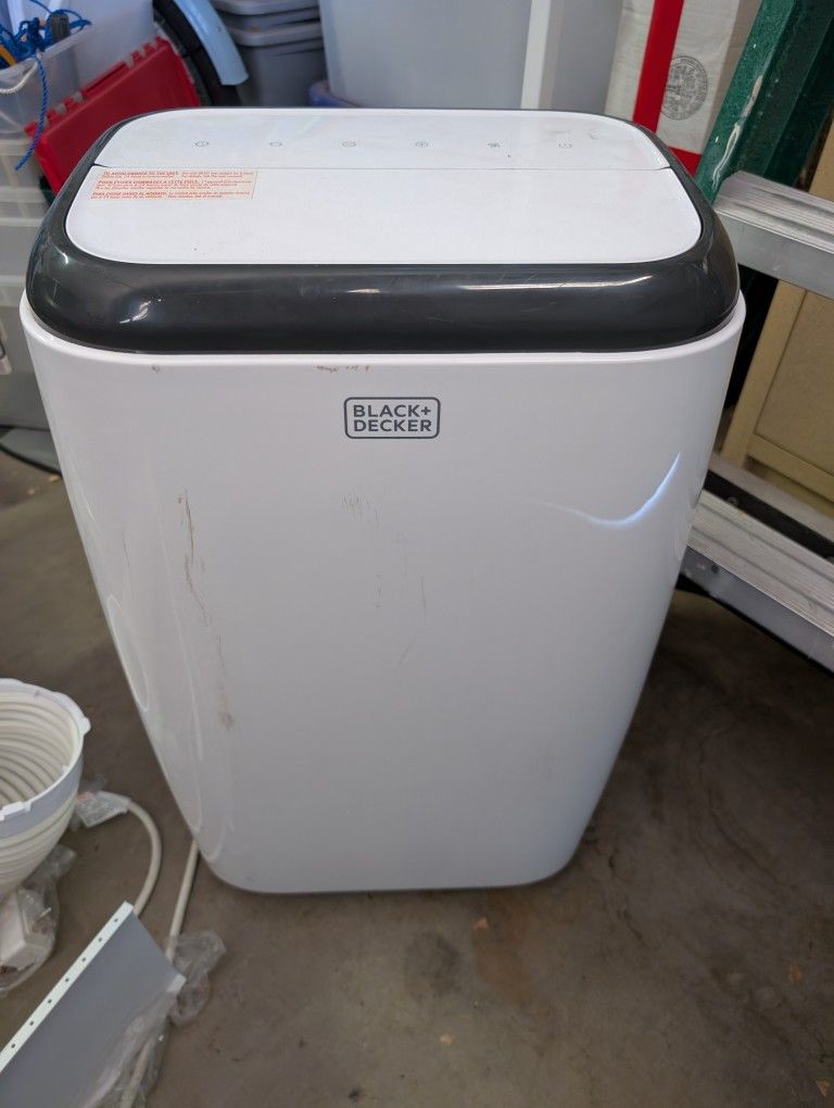Black & Decker Portable AC Unit w/Remote
