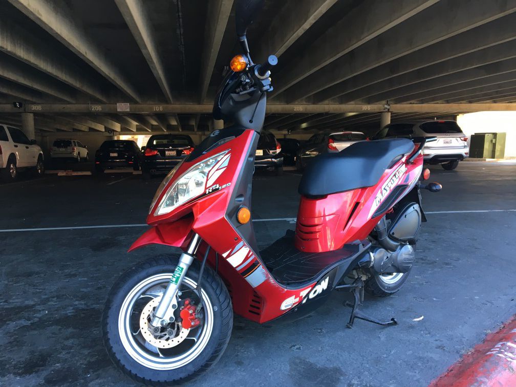 Moped scooter4600 miles $1400