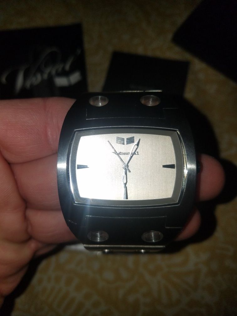 Vestal destroyer watch