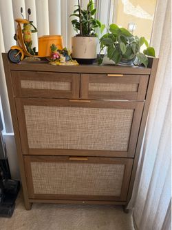 Shoes cabinet storage