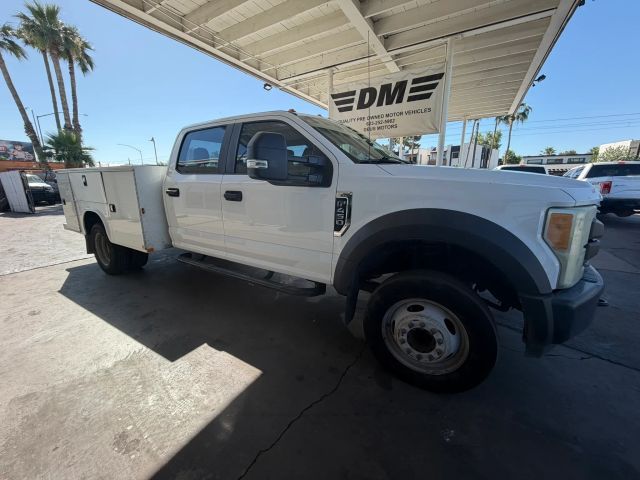 2017 Ford F450 Super Duty Crew Cab & Chassis