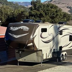2015 Grand Design Solitude 305RE