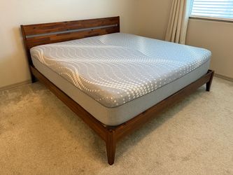 Hybrid King Mattress + bed frame