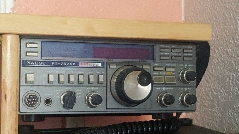 Yaesu FT-757 GX TRANSCEIVER