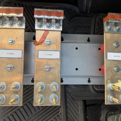 Eaton 600A Single Phase Main Lug Kit Bus Assembly