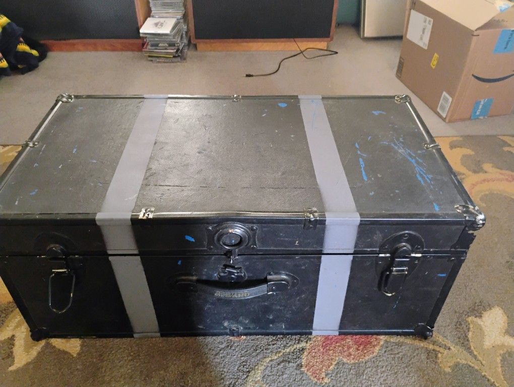 Seward Steam trunk. Luggage Sturdy Wood Trunk