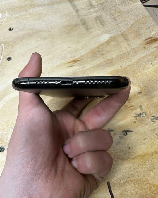 Apple iPhone 11 Pro 256GB in Space Gray Unlocked Cell phones & Smartphones