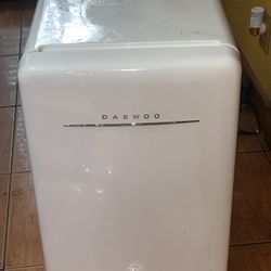 Daewoo Retro Office Refrigerator 