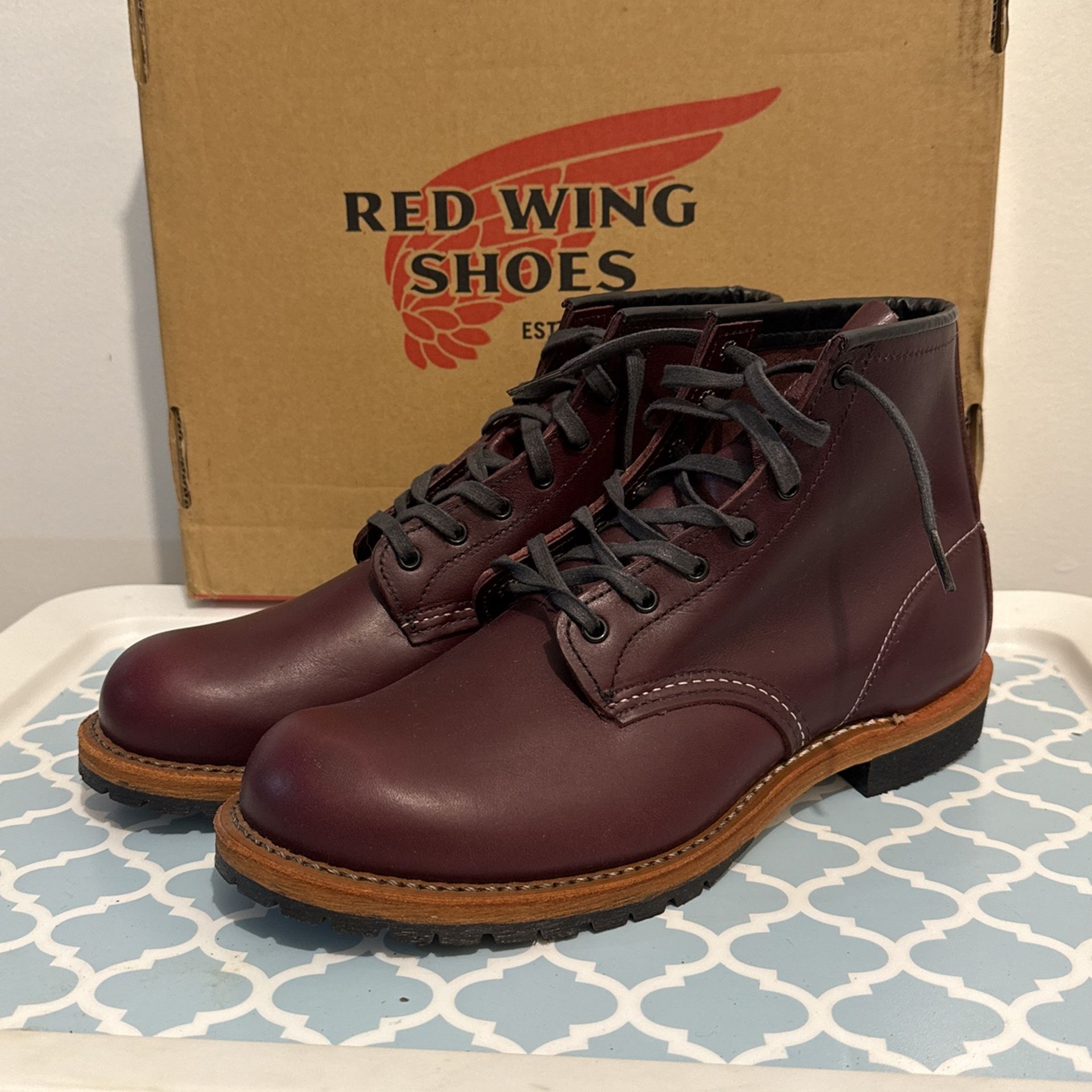 RED WING 9011 BECKMAN 6" ROUND TOE BOOT, Size 9