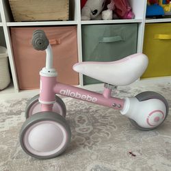 Kids peddle less trycicle like new